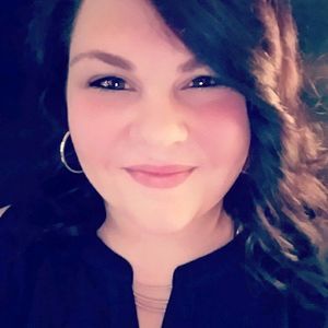 Meet your Posher, Candis